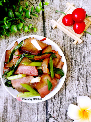 【天津】蒜苗炒腊肉的做法步骤：7