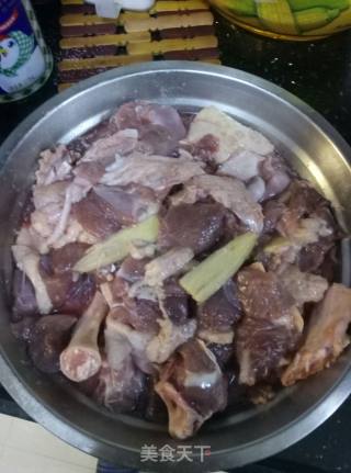 啤酒鸭的做法步骤：1