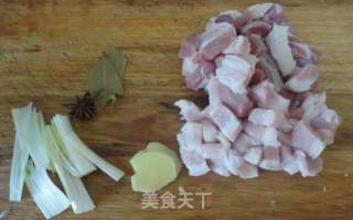 【东北】东北红烧肉炖粉条的做法步骤：1