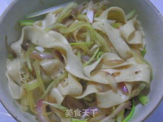 【开封】素炒手切面的做法步骤：11