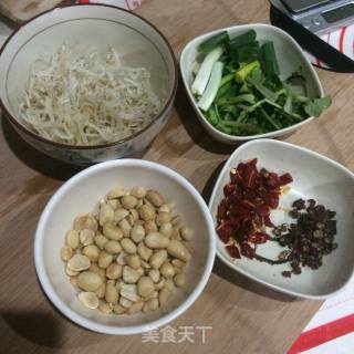干煸香辣银鱼干的做法步骤：1