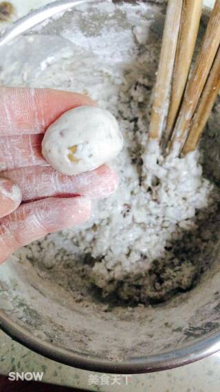 芝麻糯米豆沙馅团子的做法步骤：6