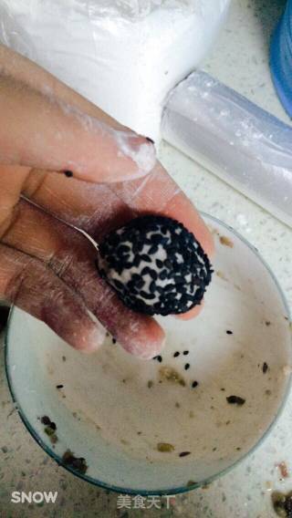 芝麻糯米豆沙馅团子的做法步骤：7