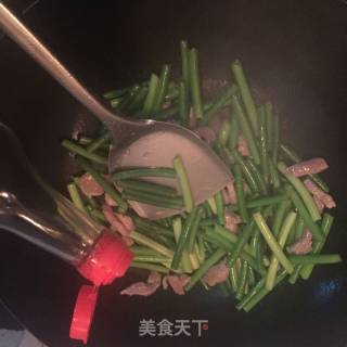 蒜苗炒肉丝的做法步骤：3