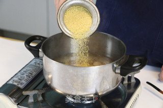 红豆绿豆米糊的做法步骤：1
