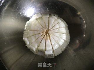 酥炸洋葱花的做法步骤：2