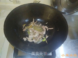 【陕西】老榆林菠菜焖肉丝的做法步骤：7
