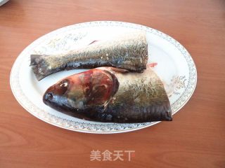 【天津】红烧鱼的做法步骤：2