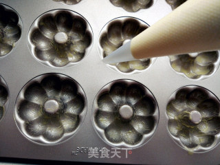 花朵甜甜圈的做法步骤：8