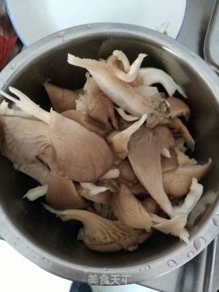 【山东】蘑菇汤的做法步骤：1