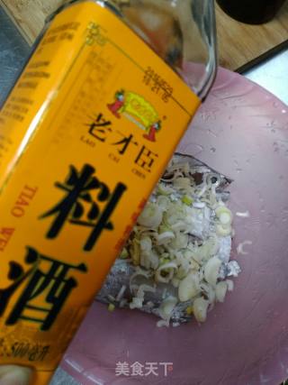 【山东】香煎带鱼的做法步骤：3