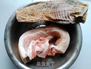 【上海】笋干烧肉的做法步骤：1
