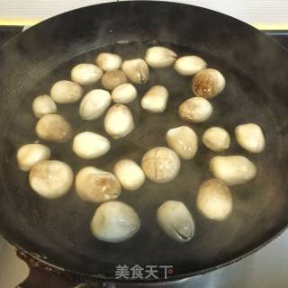 【广东】蚝油草菇炒肉片的做法步骤：4