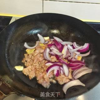 【广东】蚝油草菇炒肉片的做法步骤：9