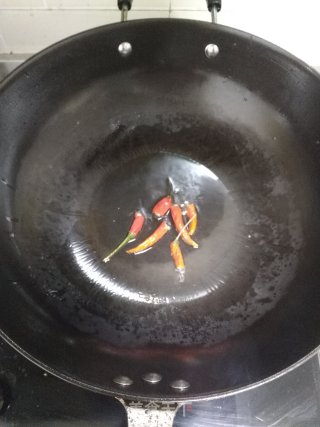 【山东】辣炒鱿鱼须的做法步骤：4