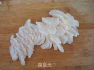 【天津】】芫爆鱼片的做法步骤：2