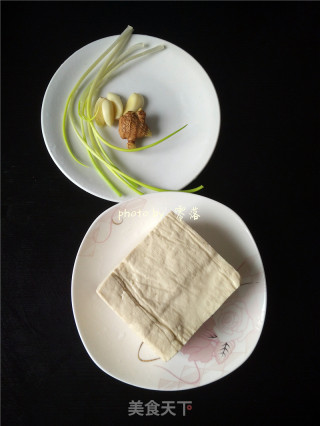 【四川】叉烧酱香豆腐的做法步骤：1