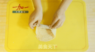 手把手教你做立春头盘菜——豆沙春卷的做法步骤：8
