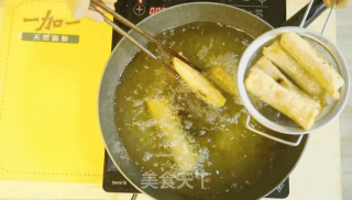手把手教你做立春头盘菜——豆沙春卷的做法步骤：12