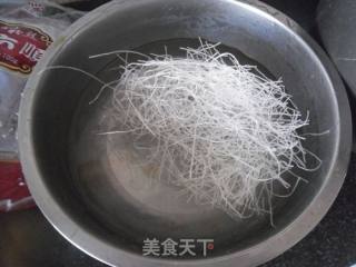 【东北】红椒粉丝丝瓜片的做法步骤：2