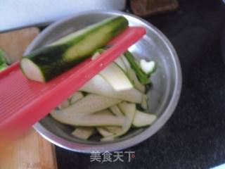 【东北】红椒粉丝丝瓜片的做法步骤：4