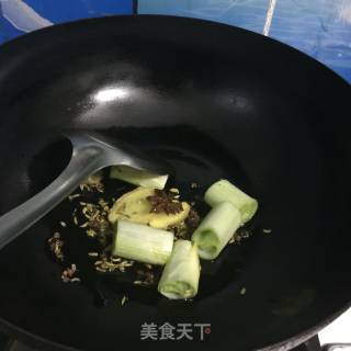 红烧鸭架子的做法步骤：2