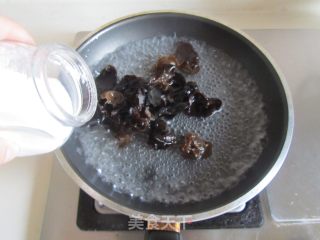 青椒干丝炒肉丝的做法步骤：3