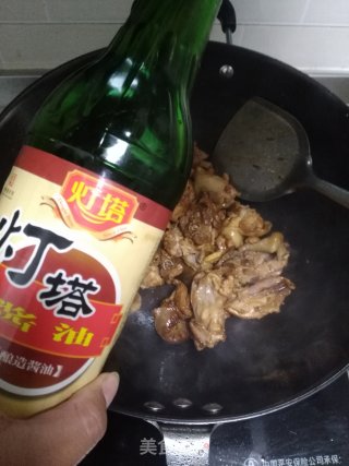 【山东】香菇栗子炖鸡的做法步骤：6