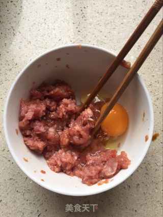 【义乌】鲜肉春卷的做法步骤：2