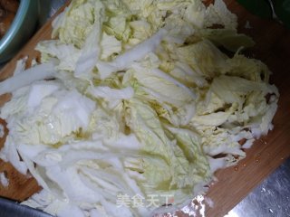 【山东】白菜烧虾的做法步骤：1