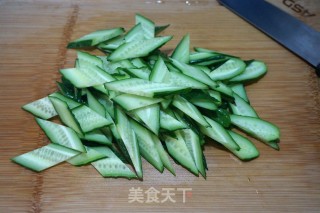【北京】黄瓜拌木耳的做法步骤：3
