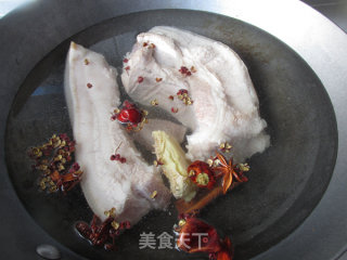 【河南】梅干菜回锅肉的做法步骤：3