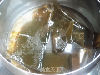 【天津】酸辣海带丝的做法步骤：1