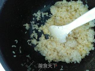 美味蛋炒饭的做法步骤：2