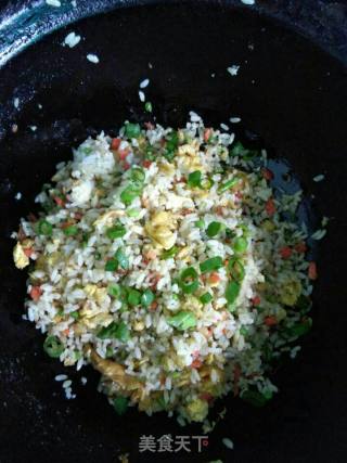 美味蛋炒饭的做法步骤：4