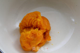 【辽宁】南瓜花生饼的做法步骤：1