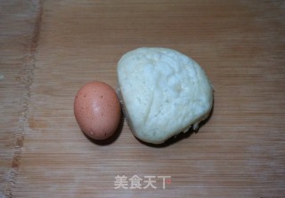 【北京】鸡蛋煎馒头的做法步骤：1