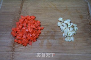 【北京】鸡蛋干笋丁拌面的做法步骤：2