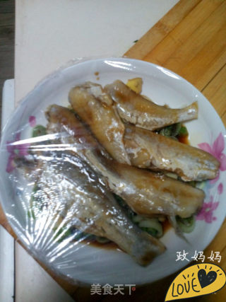 【山东】微波炉蒸鱼干的做法步骤：7