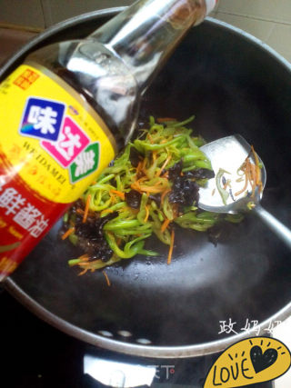 【山东】小炒黄花菜的做法步骤：7