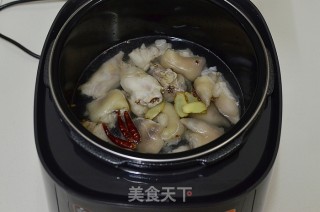 【四川】泡椒猪蹄的做法步骤：4