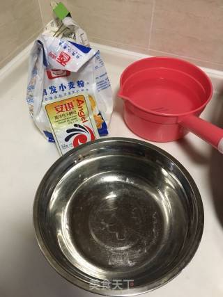 牛肉披萨的做法步骤：1