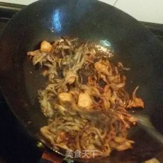 蘑菇炒肉的做法步骤：7