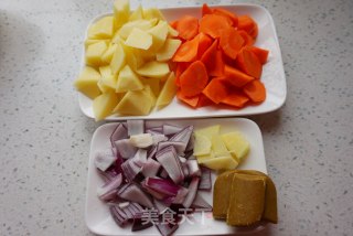 【天津】咖喱牛肉饭的做法步骤：3