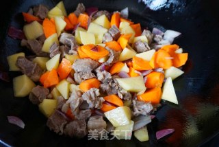 【天津】咖喱牛肉饭的做法步骤：7