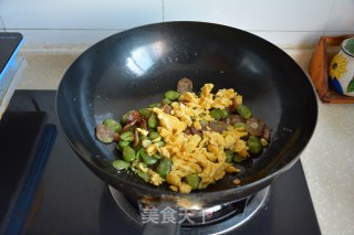 【台州】香肠蚕豆炒蛋的做法步骤：7