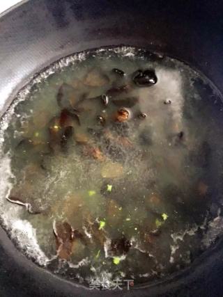 【山东】蒜蓉西兰花拌木耳的做法步骤：4