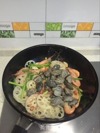 【常德】香辣什锦沼虾锅的做法步骤：5