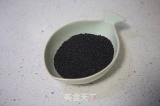 【宁波】黑芝麻猫爪汤圆的做法步骤：1