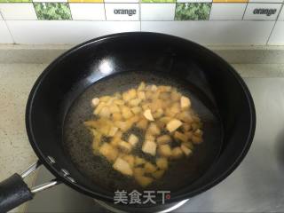 【温州】地瓜虾酱肉汤粉干的做法步骤：4